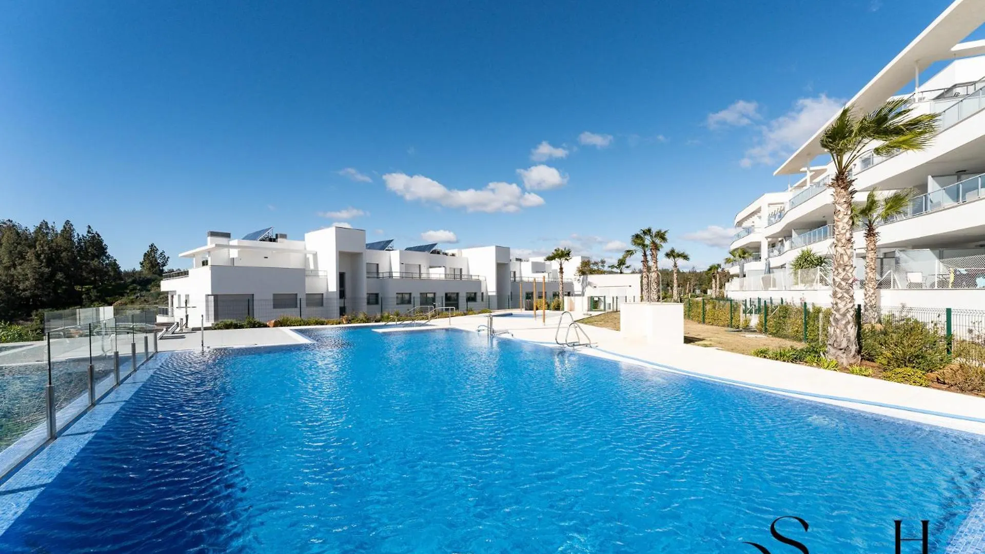 Luxury 2 Bedroom Apartment, Pools, Sauna, Gym & More MIJAS COSTA