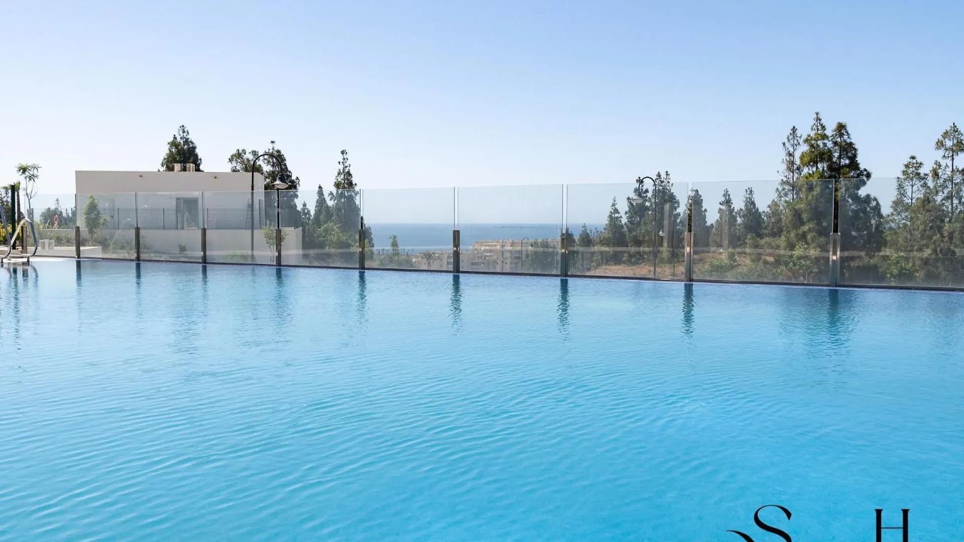 Luxury 2 Bedroom Apartment, Pools, Sauna, Gym & More MIJAS COSTA İspanya