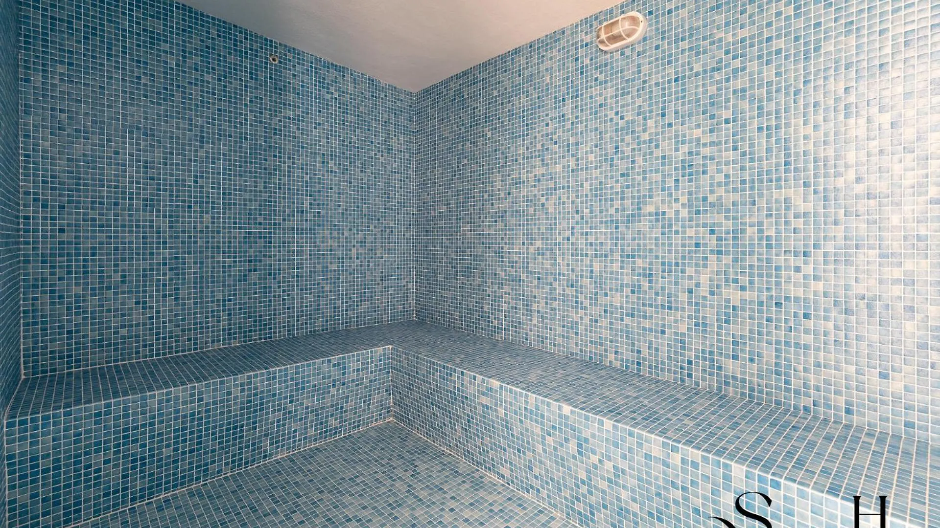 Luxury 2 Bedroom Apartment, Pools, Sauna, Gym & More MIJAS COSTA 0*,  İspanya